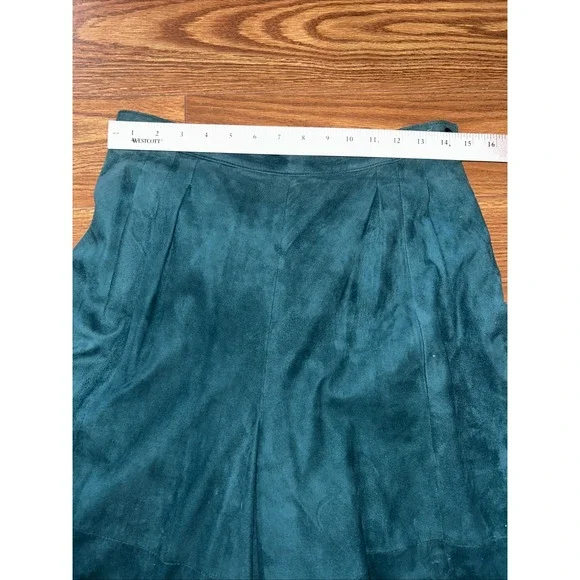 Char & Sher Collectibles Hunter Green Suede Wide Leg Crop Pant & Matching Top‎ - Picture 11 of 14